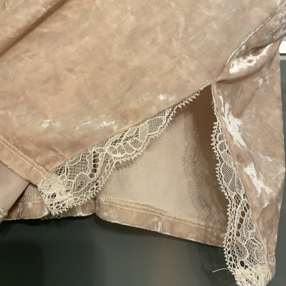 Forever 21 Velour Feel Cami Tank - Picture 3 of 6